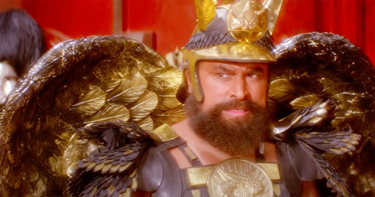 A still from the 1980 movie Flash Gordon showing the leader of the Hawk Men.